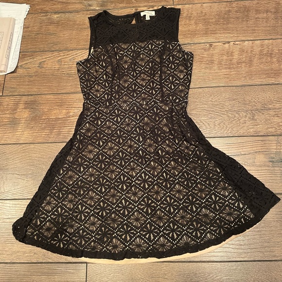 Mini length Black lace dress with champagne underlay. Size small. - Picture 1 of 4